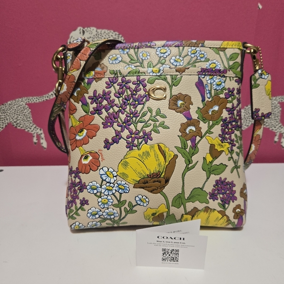 Coach Handbags - Coach Kitt Messenger Crossbody Bag EUC